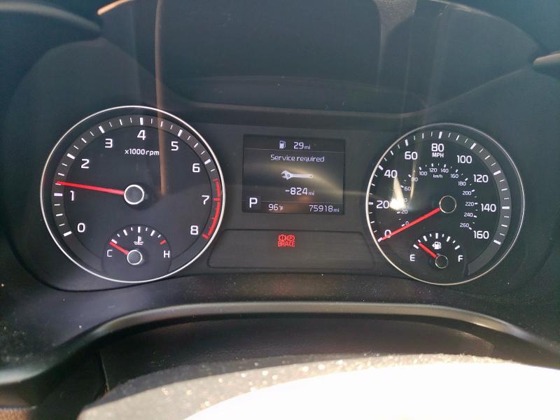 3KPF24AD0KE096400 - 2019 KIA FORTE FE WHITE photo 9