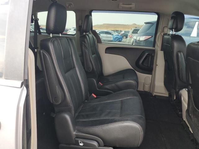 2C4RC1BG7GR292857 - 2016 CHRYSLER TOWN & COU TOURING GRAY photo 11