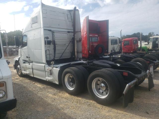 4V4NC9EH8GN943805 - 2016 VOLVO VN VNL WHITE photo 2