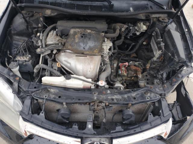 4T1BF1FK8HU716988 - 2017 TOYOTA CAMRY LE შავი ფოტო 11