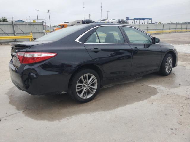 4T1BF1FK8HU716988 - 2017 TOYOTA CAMRY LE შავი ფოტო 3