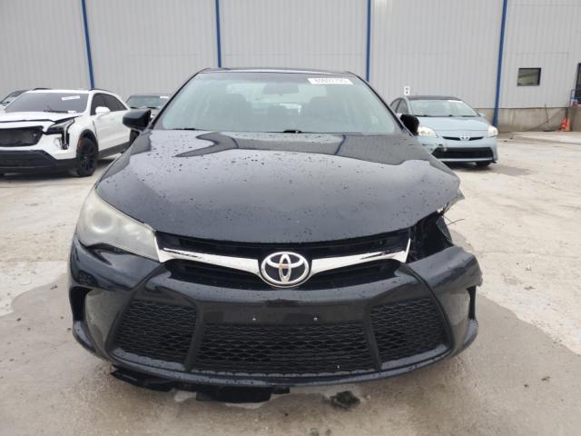 4T1BF1FK8HU716988 - 2017 TOYOTA CAMRY LE შავი ფოტო 5