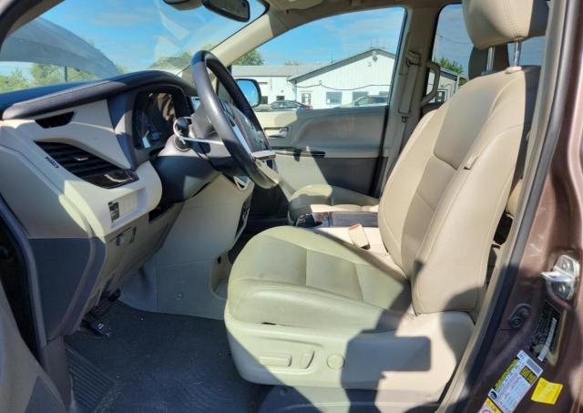 5TDYZ3DC2KS017025 - 2019 TOYOTA SIENNA XLE BROWN photo 7