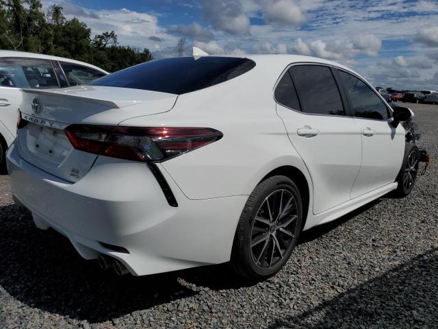 4T1G11BK4PU076030 - 2023 TOYOTA CAMRY SE NIGHT SHADE WHITE photo 3