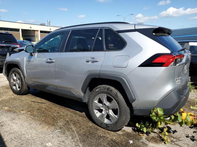 4T3RWRFVXNU078351 - 2022 TOYOTA RAV4 XLE SILVER photo 2