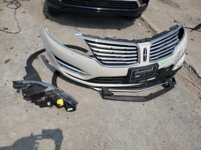 5LMCJ2C92JUL32637 - 2018 LINCOLN MKC SELECT Biały zdjęcie 13