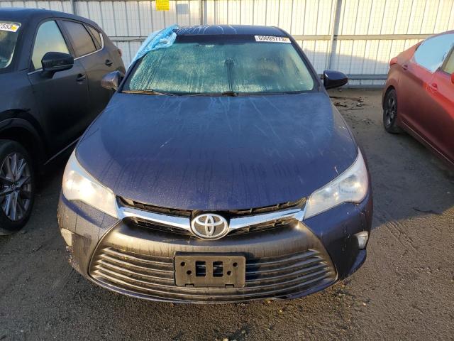 4T4BF1FK6FR502326 - 2015 TOYOTA CAMRY LE BLUE photo 5