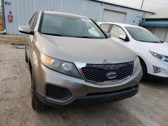 5XYKTCA13BG030289 - 2011 KIA SORENTO BASE GRAY photo 5