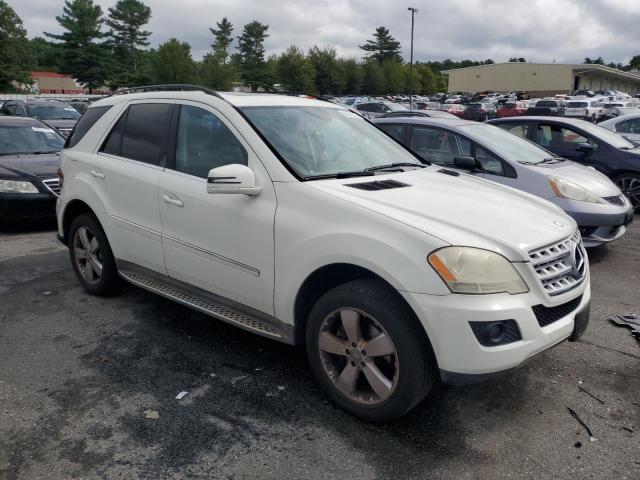 4JGBB8GB8BA719885 - 2011 MERCEDES-BENZ ML 350 4MATIC WHITE photo 4
