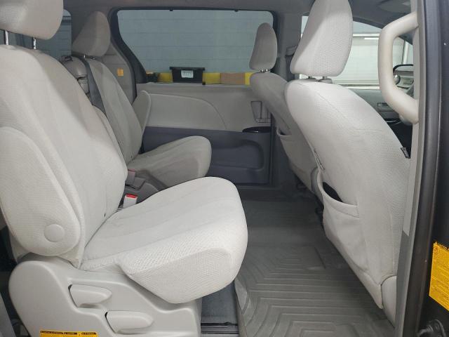 5TDKK3DC4CS211101 - 2012 TOYOTA SIENNA LE GRAY photo 11