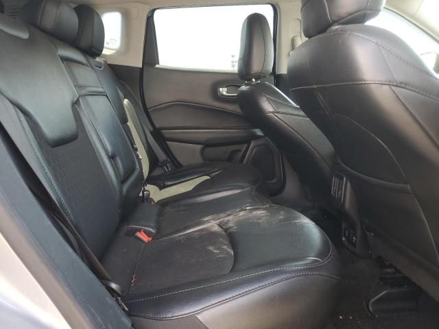 3C4NJDBB7KT682521 - 2019 JEEP COMPASS LATITUDE Күміс фото 11