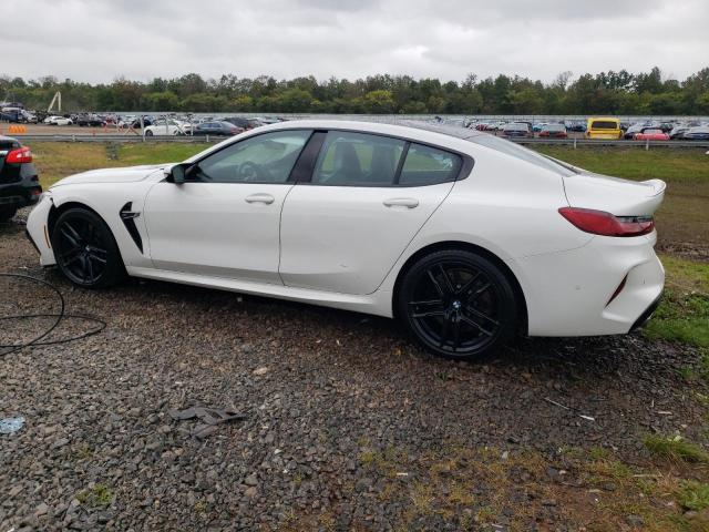 WBSGV0C02MCF61733 - 2021 BMW M8 WHITE photo 2