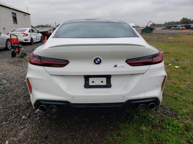 WBSGV0C02MCF61733 - 2021 BMW M8 WHITE photo 6