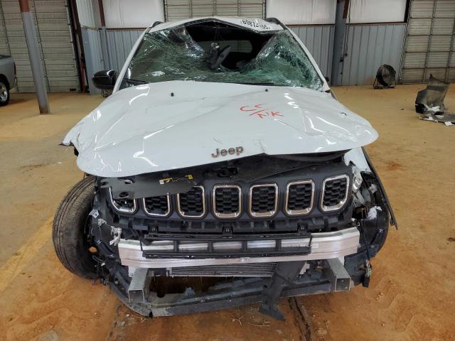 3C4NJDBNXRT154704 - 2024 JEEP COMPASS LATITUDE Ақ фото 5