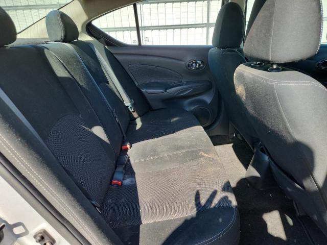 3N1CN7AP8KL851930 - 2019 NISSAN VERSA S 银色 照片 10