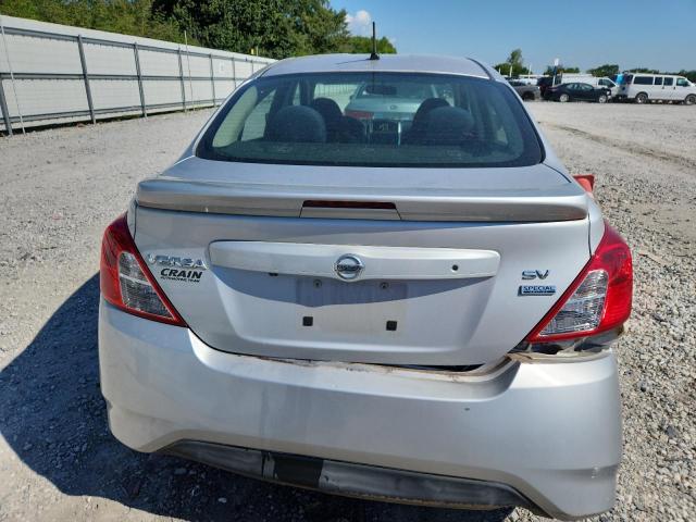 3N1CN7AP8KL851930 - 2019 NISSAN VERSA S 银色 照片 6