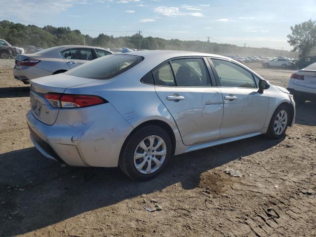 JTDEPRAE9LJ059711 - 2020 TOYOTA COROLLA LE 银色 照片 3