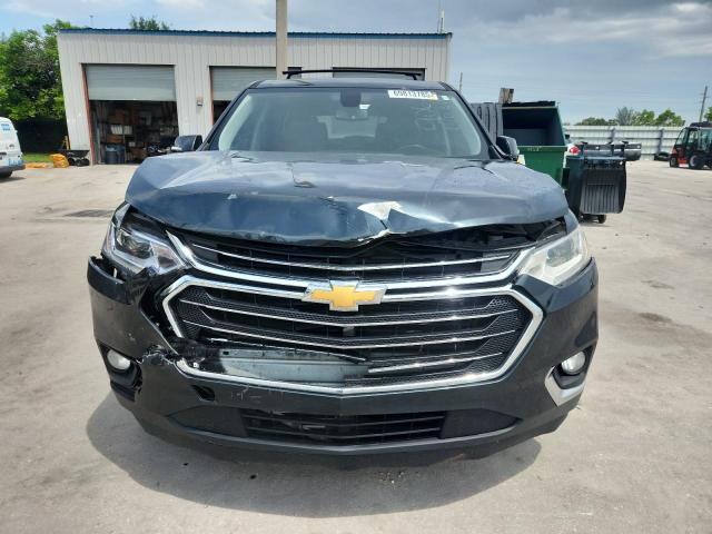 1GNERHKWXJJ169067 - 2018 CHEVROLET TRAVERSE LT 灰色 照片 5