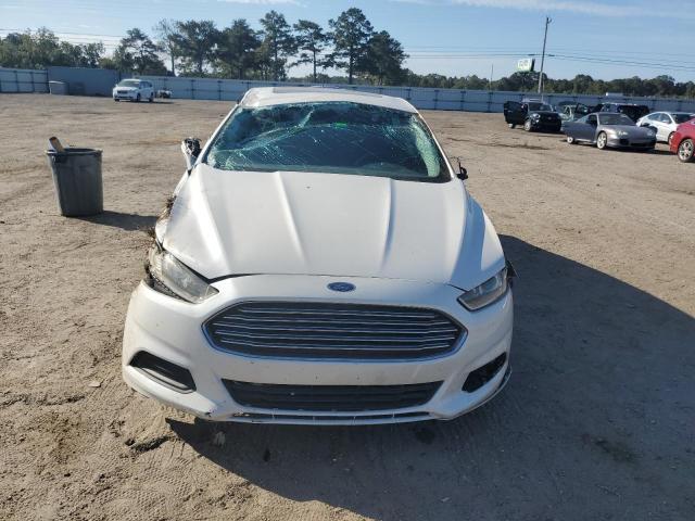 1FA6P0H74E5398045 - 2014 FORD FUSION SE WHITE photo 5