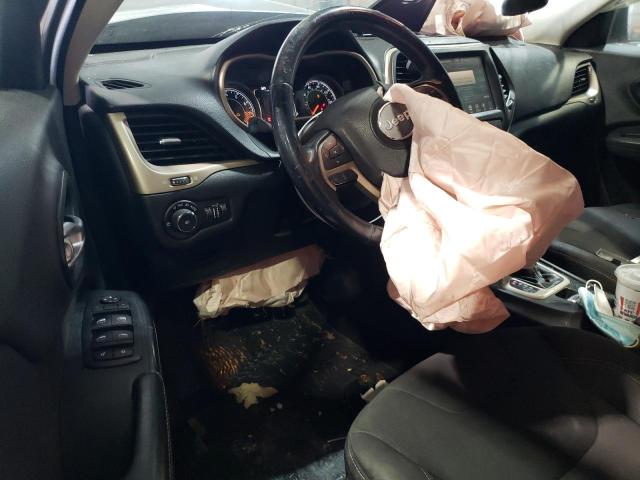 1C4PJMCS1FW794786 - 2015 JEEP CHEROKEE LATITUDE SILVER photo 8