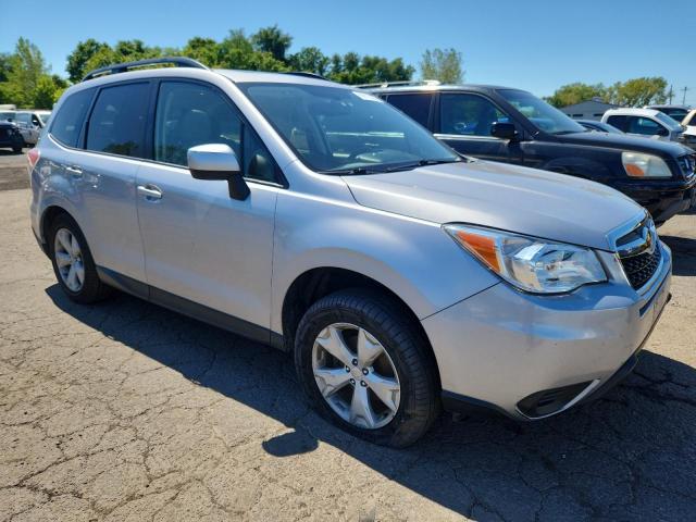 JF2SJADC5GH439367 - 2016 SUBARU FORESTER 2.5I PREMIUM 银色 照片 4