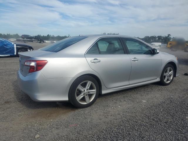 4T1BF1FK8CU090867 - 2012 TOYOTA CAMRY BASE SILVER photo 3