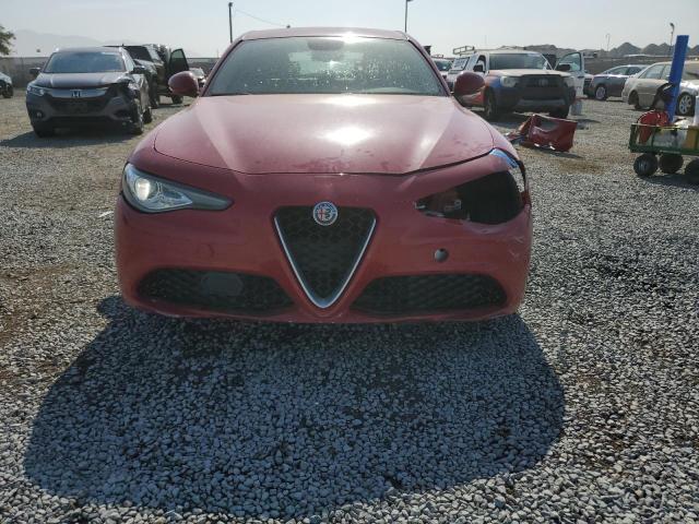 ZARFAEBN8J7570159 - 2018 ALFA ROMEO GIULIA أحمر صورة 5