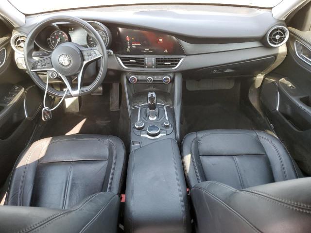 ZARFAEBN8J7570159 - 2018 ALFA ROMEO GIULIA أحمر صورة 8