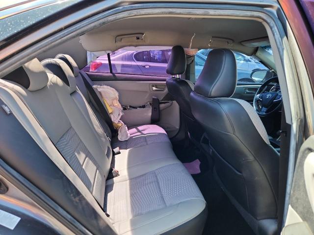 4T1BF1FK6FU878924 - 2015 TOYOTA CAMRY LE 灰色 照片 10