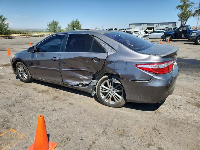 4T1BF1FK6FU878924 - 2015 TOYOTA CAMRY LE 灰色 照片 2