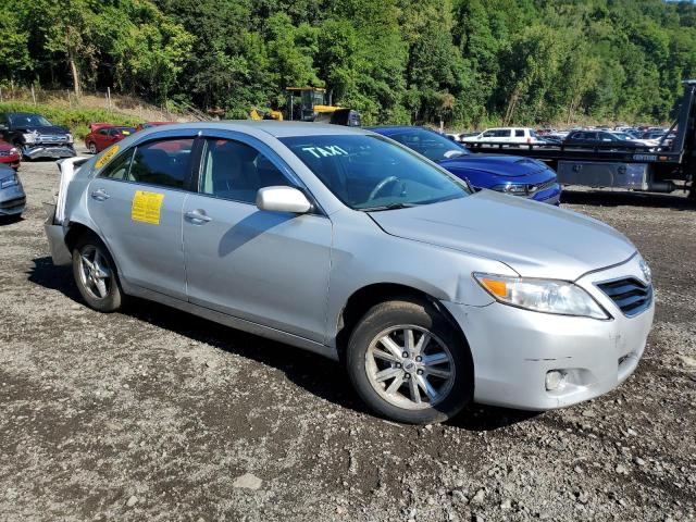 4T1BF3EK4BU142653 - 2011 TOYOTA CAMRY BASE SILVER photo 4