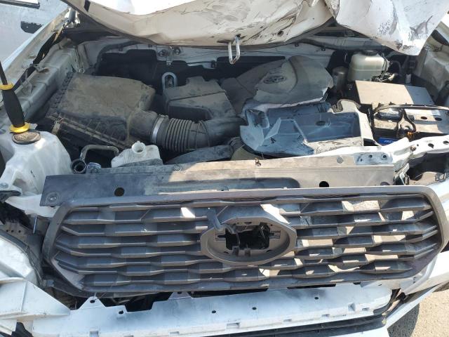 3TMDZ5BN3JM050483 - 2018 TOYOTA TACOMA DOUBLE CAB WHITE photo 11