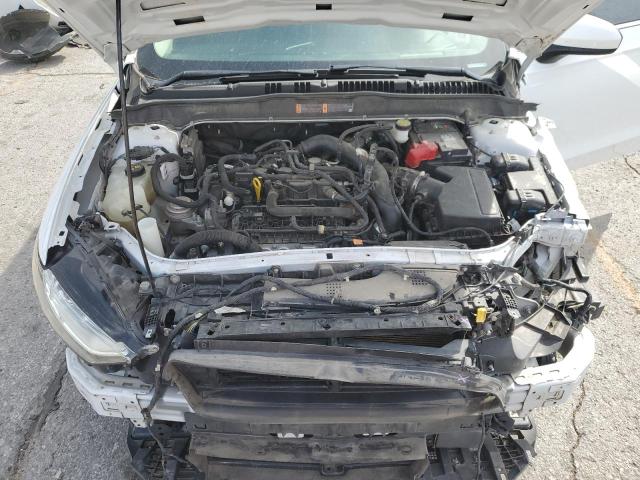 3FA6P0HD8KR215664 - 2019 FORD FUSION SE WHITE photo 11