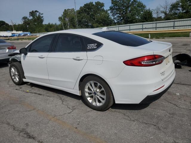 3FA6P0HD8KR215664 - 2019 FORD FUSION SE WHITE photo 2
