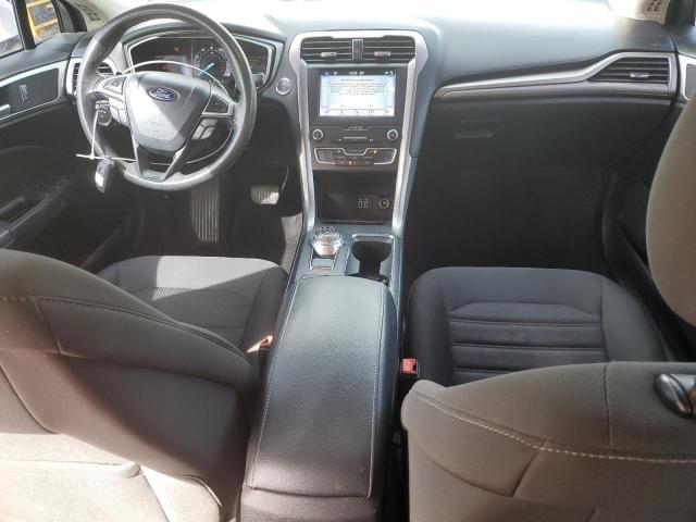 3FA6P0HD8KR215664 - 2019 FORD FUSION SE WHITE photo 8