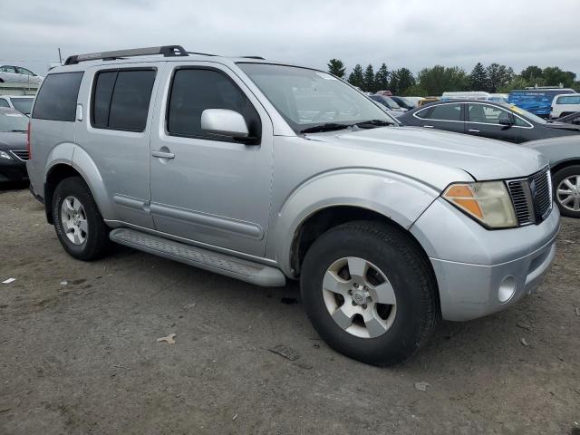 5N1AR18W15C764224 - 2005 NISSAN PATHFINDER LE ვერცხლისფერი ფოტო 4