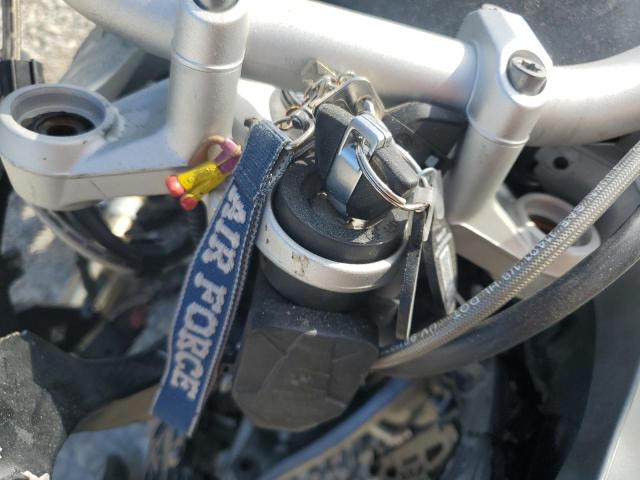 WB10A1103DZ183667 - 2013 BMW R1200 GS SILVER photo 8