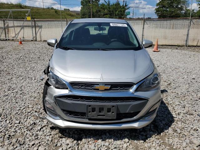 KL8CD6SA3KC759617 - 2019 CHEVROLET SPARK 1LT SILVER photo 5