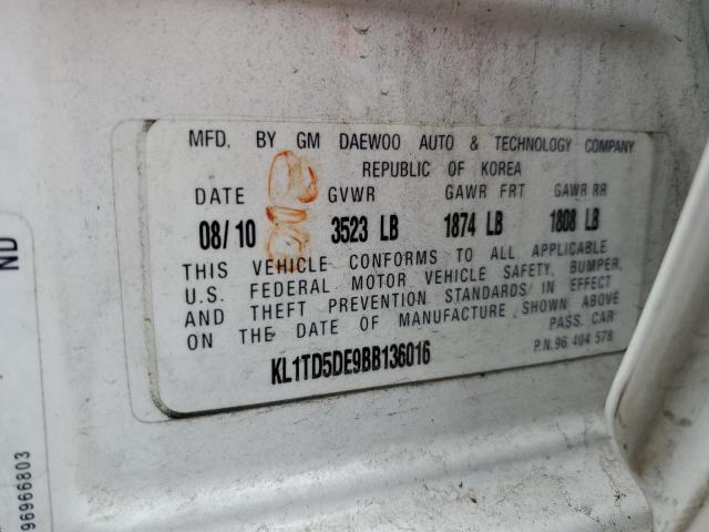 KL1TD5DE9BB136016 - 2011 CHEVROLET AVEO LS 白色 照片 12