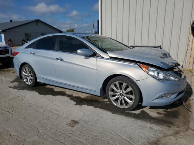5NPEC4AC9DH597266 - 2013 HYUNDAI SONATA SE 银色 照片 4