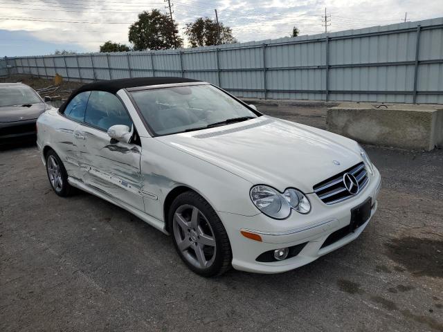 WDBTK72FX7T080142 - 2007 MERCEDES-BENZ CLK 550 WHITE photo 4