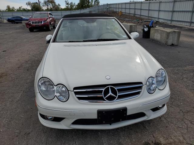 WDBTK72FX7T080142 - 2007 MERCEDES-BENZ CLK 550 WHITE photo 5