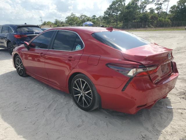 4T1G11AK7PU120197 - 2023 TOYOTA CAMRY SE NIGHT SHADE RED photo 2