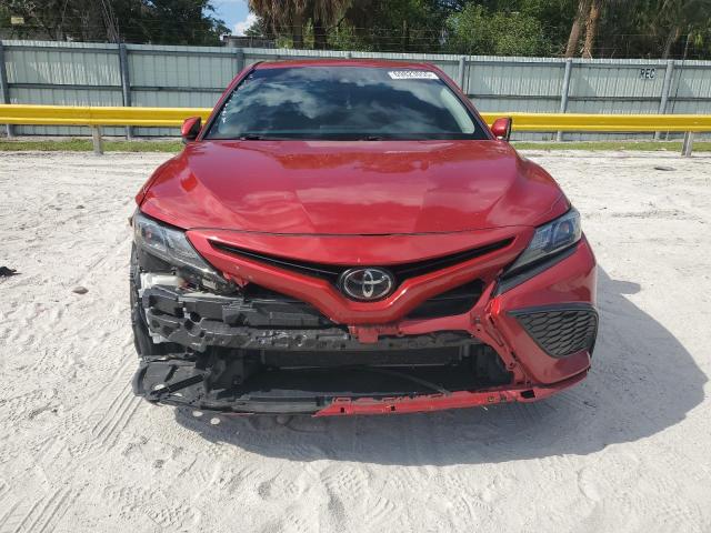 4T1G11AK7PU120197 - 2023 TOYOTA CAMRY SE NIGHT SHADE RED photo 5