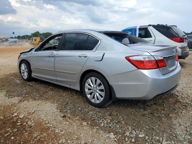 1HGCR2F77DA135884 - 2013 HONDA ACCORD EX SILVER photo 2