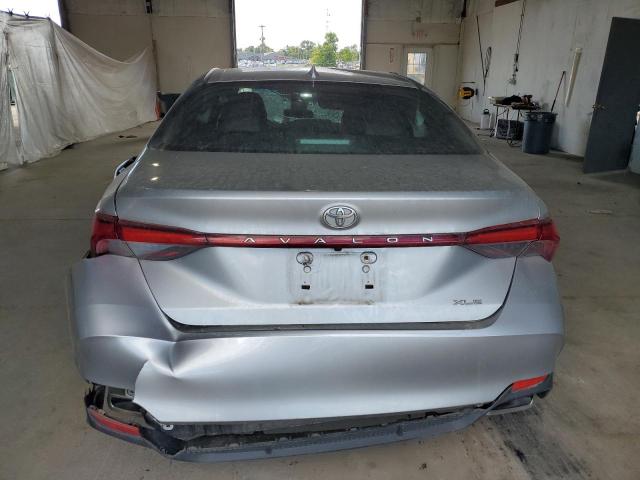 4T1AZ1FB4LU048621 - 2020 TOYOTA AVALON XLE فضي صورة 6