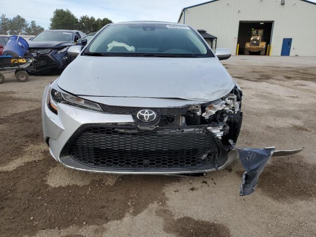 5YFBPMBE8NP338988 - 2022 TOYOTA COROLLA LE ვერცხლისფერი ფოტო 5