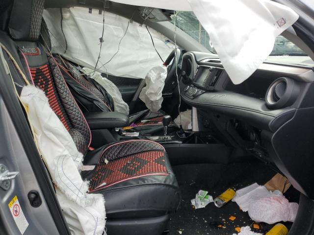 2T3DFREV0JW721702 - 2018 TOYOTA RAV4 LIMITED Silber Foto 7