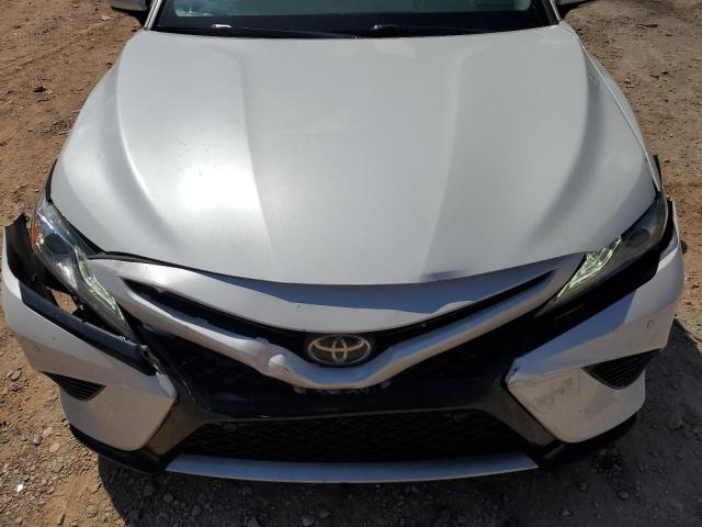 4T1B61HK4JU646649 - 2018 TOYOTA CAMRY XSE WHITE photo 11