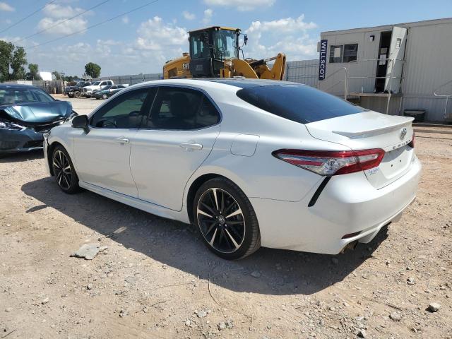 4T1B61HK4JU646649 - 2018 TOYOTA CAMRY XSE WHITE photo 2